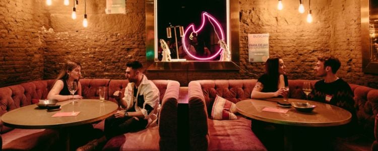 Campaña Tinder recycling tattoos como una de las veces en que la mercadotecnia nos hizo amar San Valentín