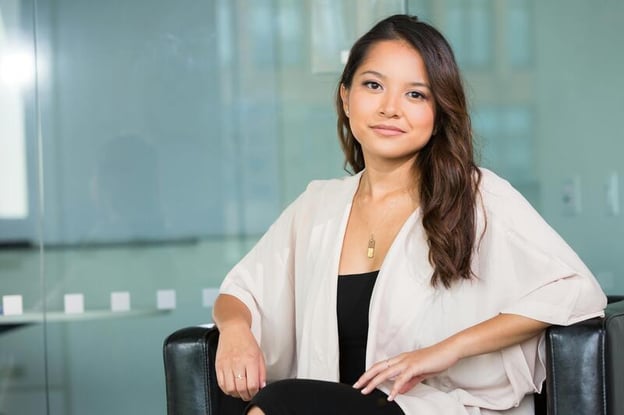 mujer-emprendedora-en-oficina