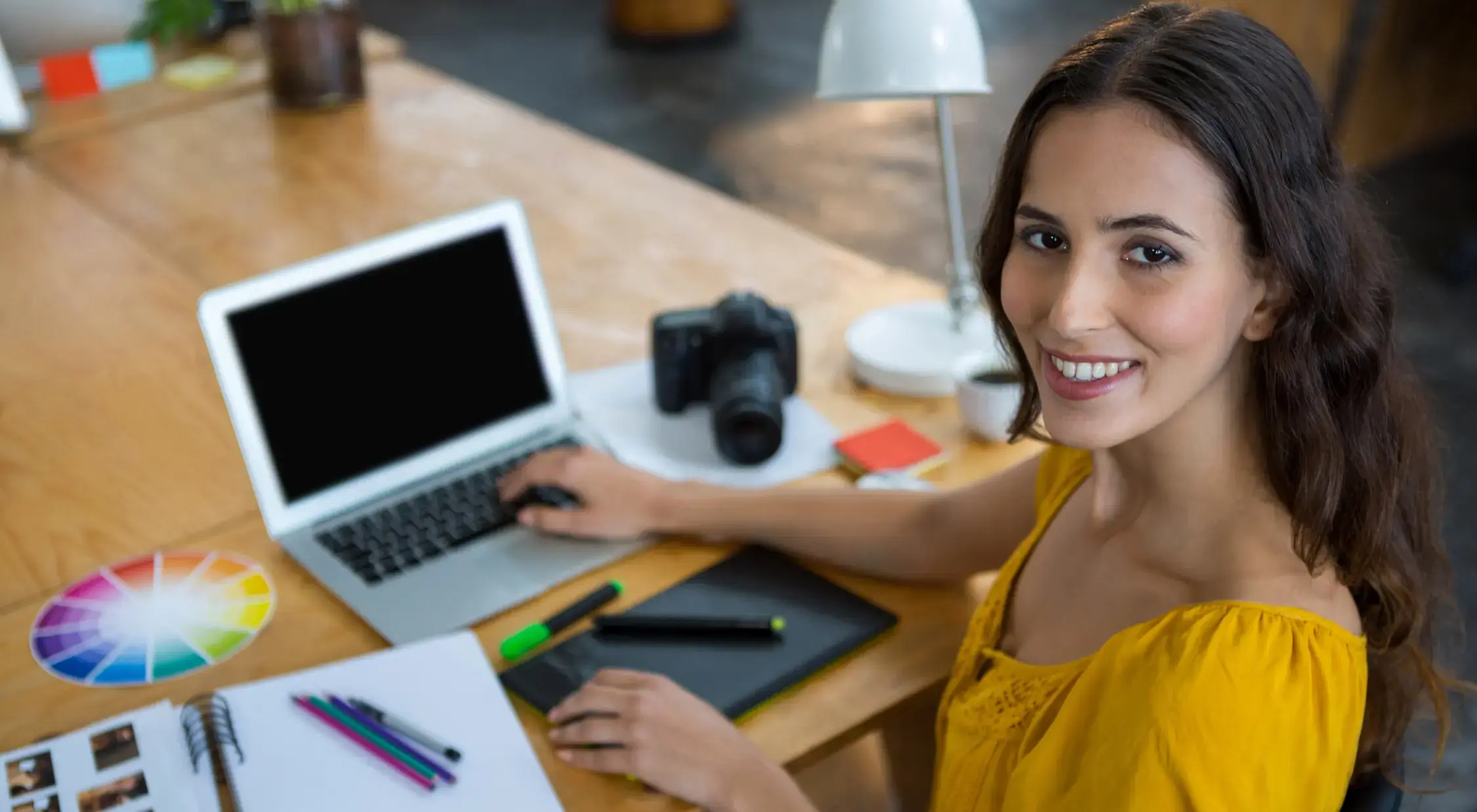 Conoce los beneficios y la mejor parte de estudiar diseño gráfico