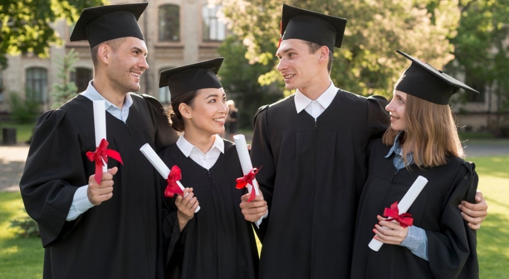 ¿Ya te graduaste? Sigue estos consejos para recién egresados
